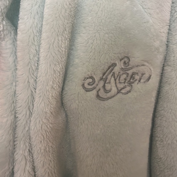 Victoria’s Secret angel robe - Picture 2 of 2